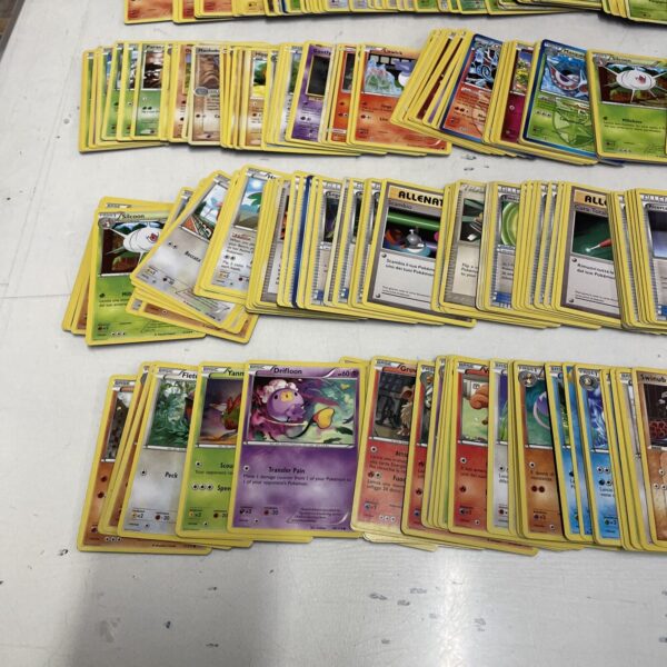 POKEMON Nintendo LOT 400 carte vintage + foil brillanti Pikachu Charizard Mew C - immagine 6
