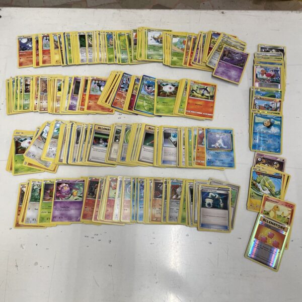 POKEMON Nintendo LOT 400 carte vintage + foil brillanti Pikachu Charizard Mew C