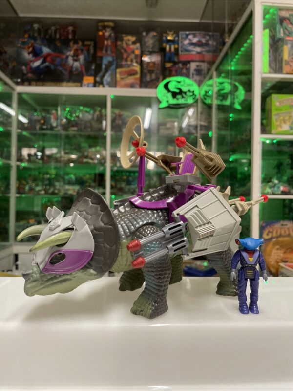 TYCO  Dinoriders Triceratops with Hammerhead and Sidewinder  Dino Riders  1987