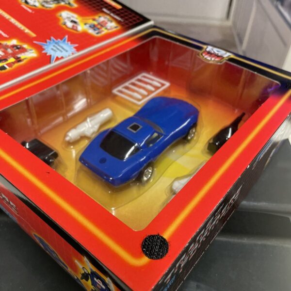 Hasbro  Transformers - Autobot Tracks MIB Commemorative Series 2002 Takara - immagine 7
