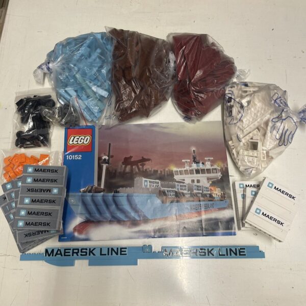 Lego 10152 - 3  Maersk Line Container Ship ( 2006 Edition )