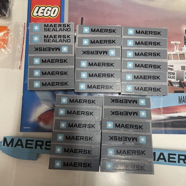 Lego 10152 - 3  Maersk Line Container Ship ( 2006 Edition ) - immagine 9