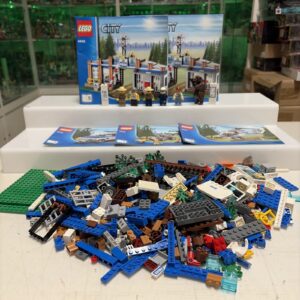 Lego City 4440 - Forest Police Station - completo