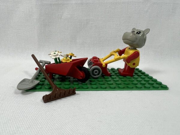 Lego serie Fabuland set 3787 Hannah Hippopotamus Gardener - immagine 3