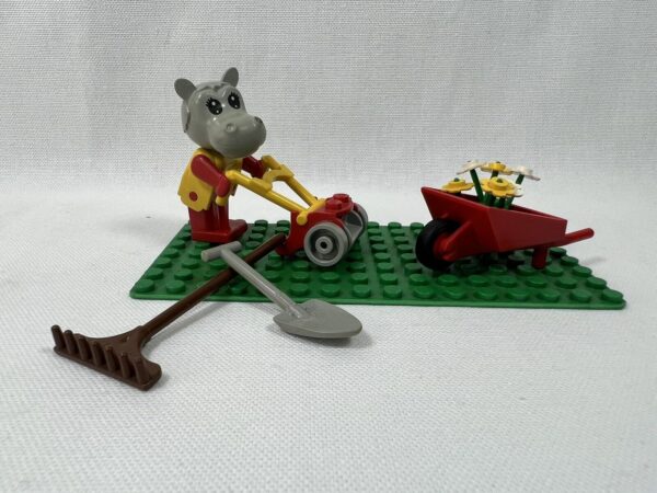 Lego serie Fabuland set 3787 Hannah Hippopotamus Gardener - immagine 4