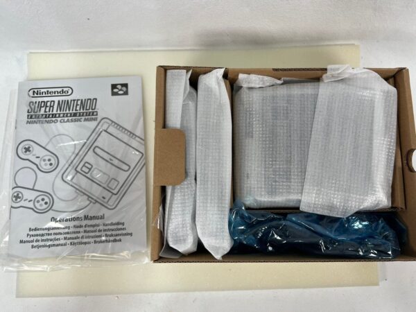 Nintendo Classic Mini: Super Entertainment System e 2 Controller - Grigio... - immagine 7