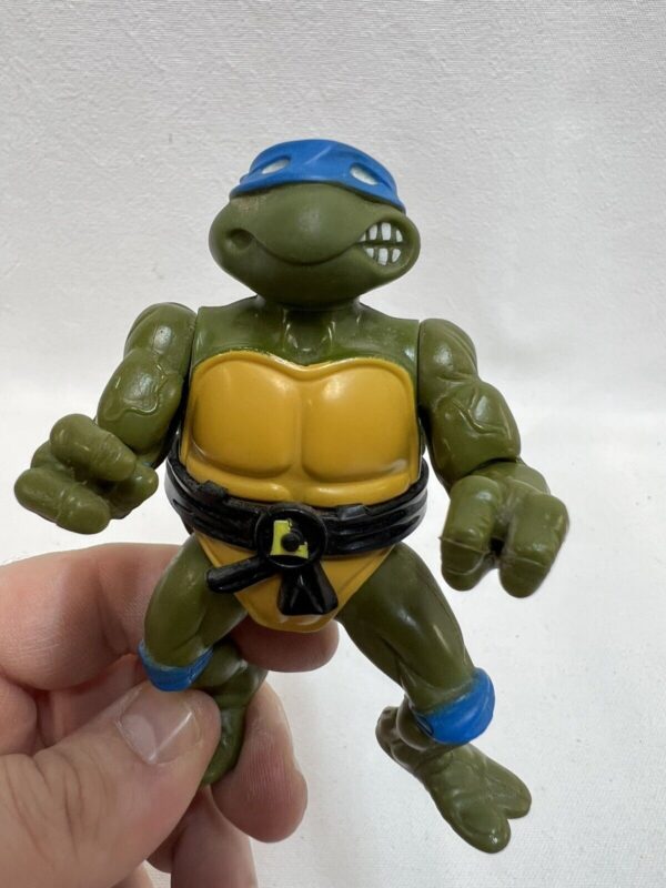 Playmates TMNT 1988 Leonardo ( Testa Morbida) + Basetta 3D - immagine 11