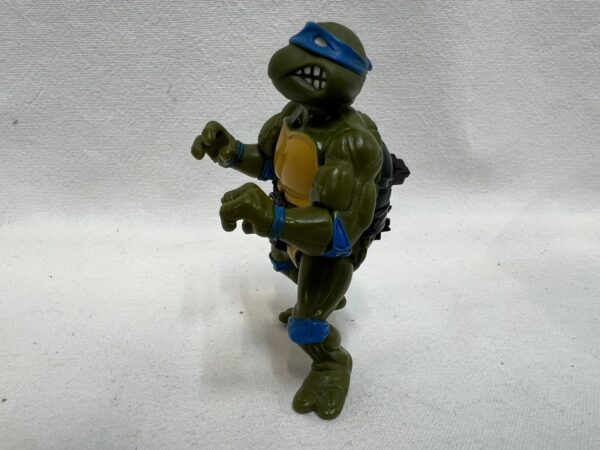 Playmates TMNT 1988 Leonardo ( Testa Morbida) + Basetta 3D - immagine 8