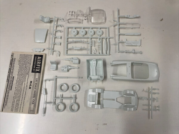 AIRFIX - 32 Scale MGB SPORTS Vintage Kit - immagine 3