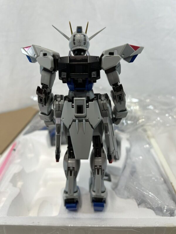 Bandai Serie Metalbuild Freedom Gundam ZGMF-X10R - immagine 9