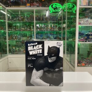 Dc Direct - Batman Black and White - Statue- Batman By Paul Pope - Nuova