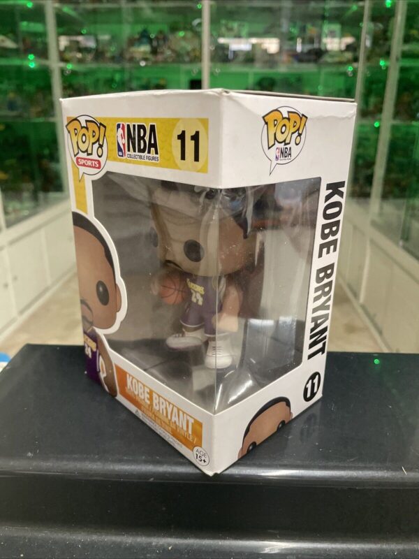 FUNKO POP - Sports - Kobe Bryant  # 11 NBA maglia viola n 24 - immagine 3