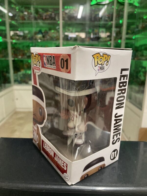 FUNKO POP - Sports - Lebron James  # 01 NBA - immagine 3