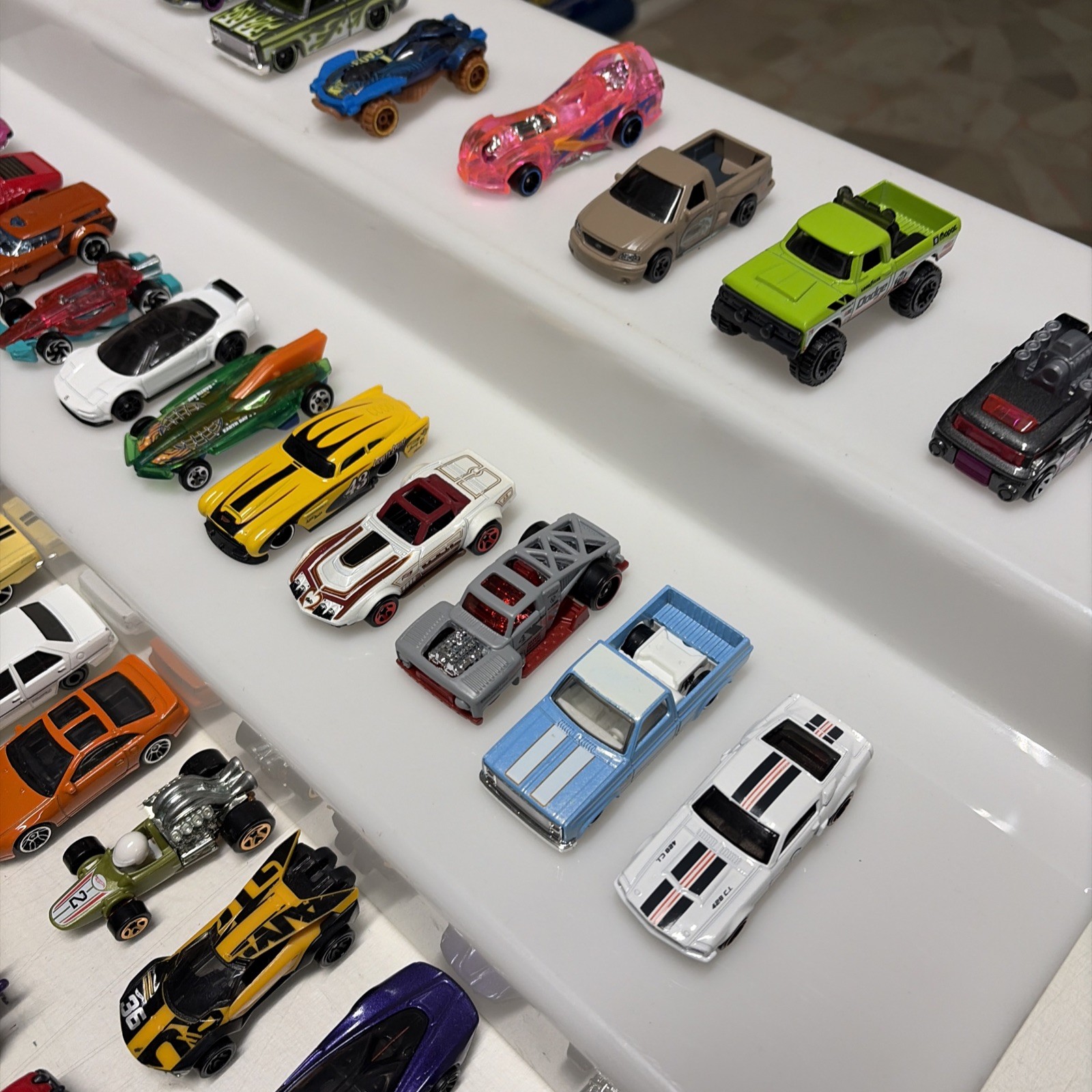 HOT WHEELS Lotto Auto e Mezzi 55 Pezzi Usati Perfetti - immagine 11