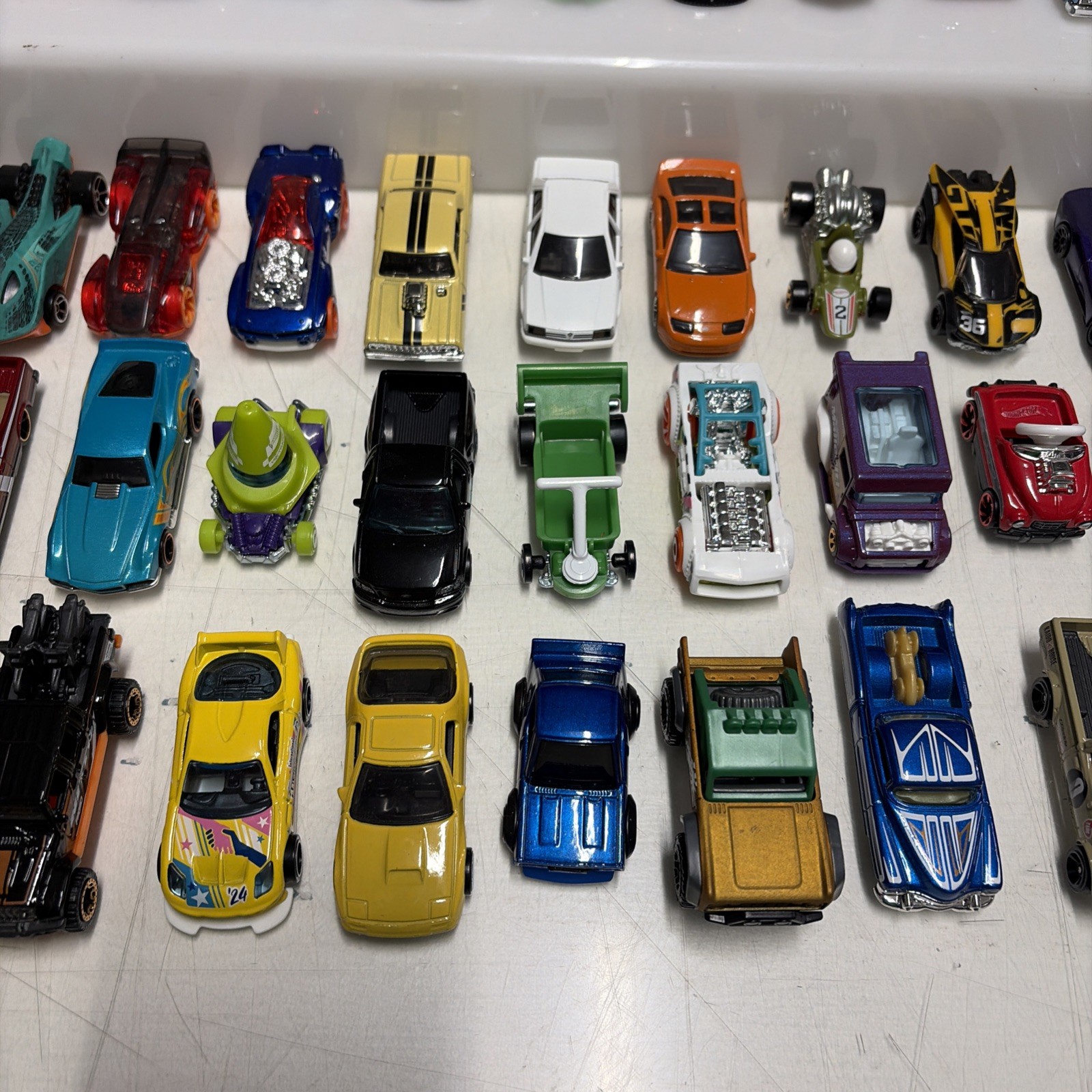 HOT WHEELS Lotto Auto e Mezzi 55 Pezzi Usati Perfetti - immagine 4