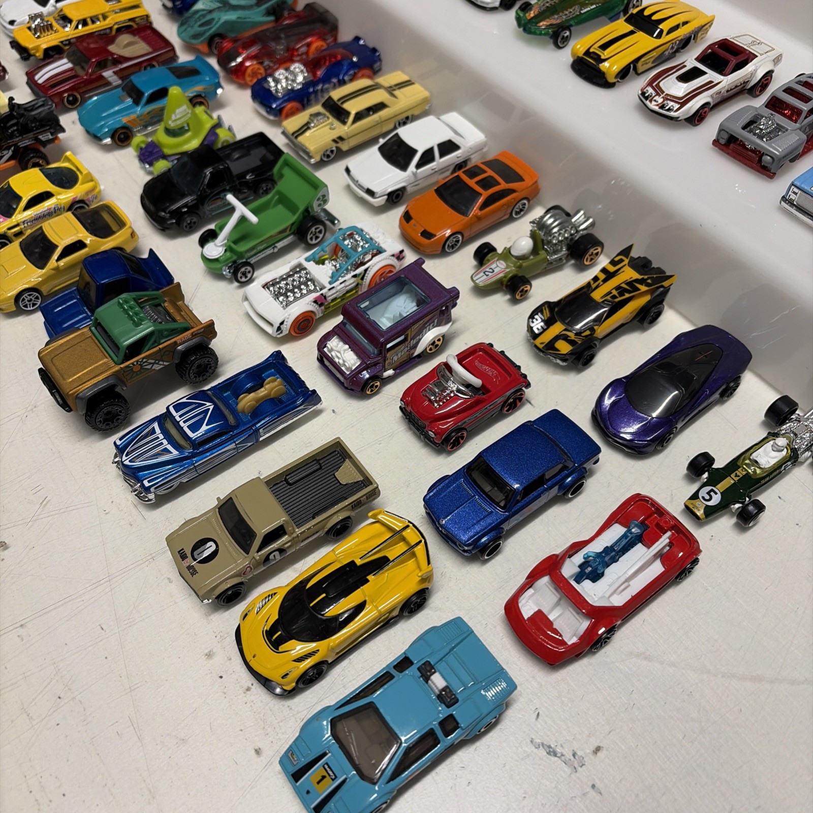 HOT WHEELS Lotto Auto e Mezzi 55 Pezzi Usati Perfetti - immagine 9