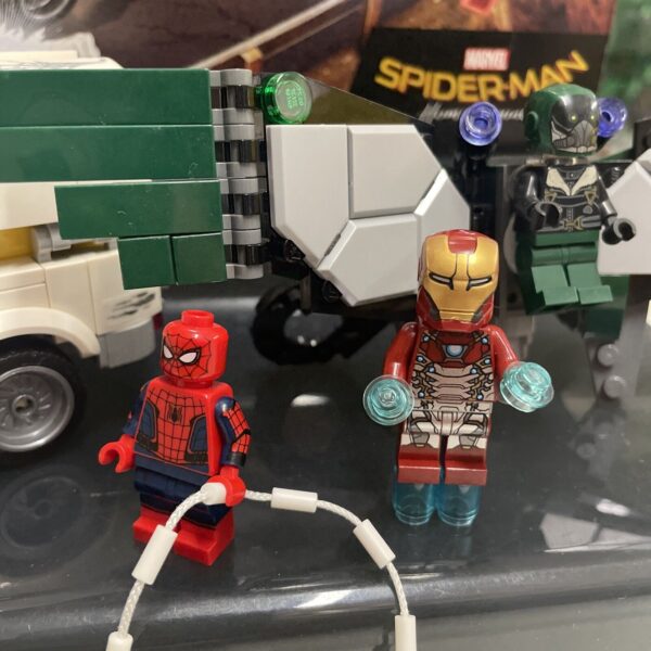 LEGO SUPER HEROES 76083 " Beware the Volture " COMPLETO E PERFETTO 100% - immagine 4