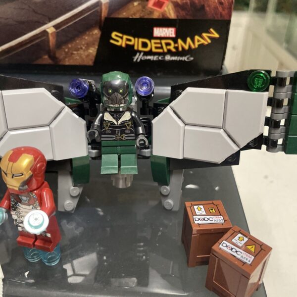 LEGO SUPER HEROES 76083 " Beware the Volture " COMPLETO E PERFETTO 100% - immagine 5