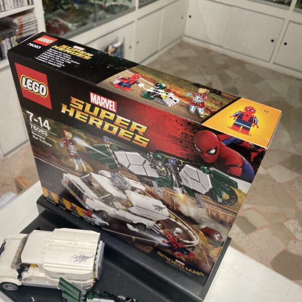 LEGO SUPER HEROES 76083 " Beware the Volture " COMPLETO E PERFETTO 100% - immagine 7