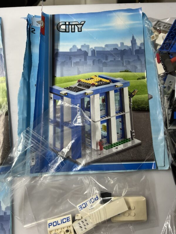 Lego City Polizia Set 60047 Stazione di polizia Caserma polizia - immagine 4