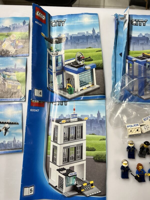 Lego City Polizia Set 60047 Stazione di polizia Caserma polizia - immagine 5