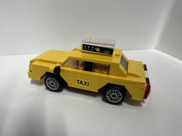 Lego Serie Creator - Set 40468 Taxi Giallo - immagine 5