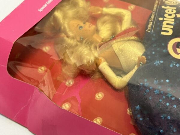 Mattel Barbie - Collector Edition - Barbie  Unicef NRFB 1989 - immagine 7