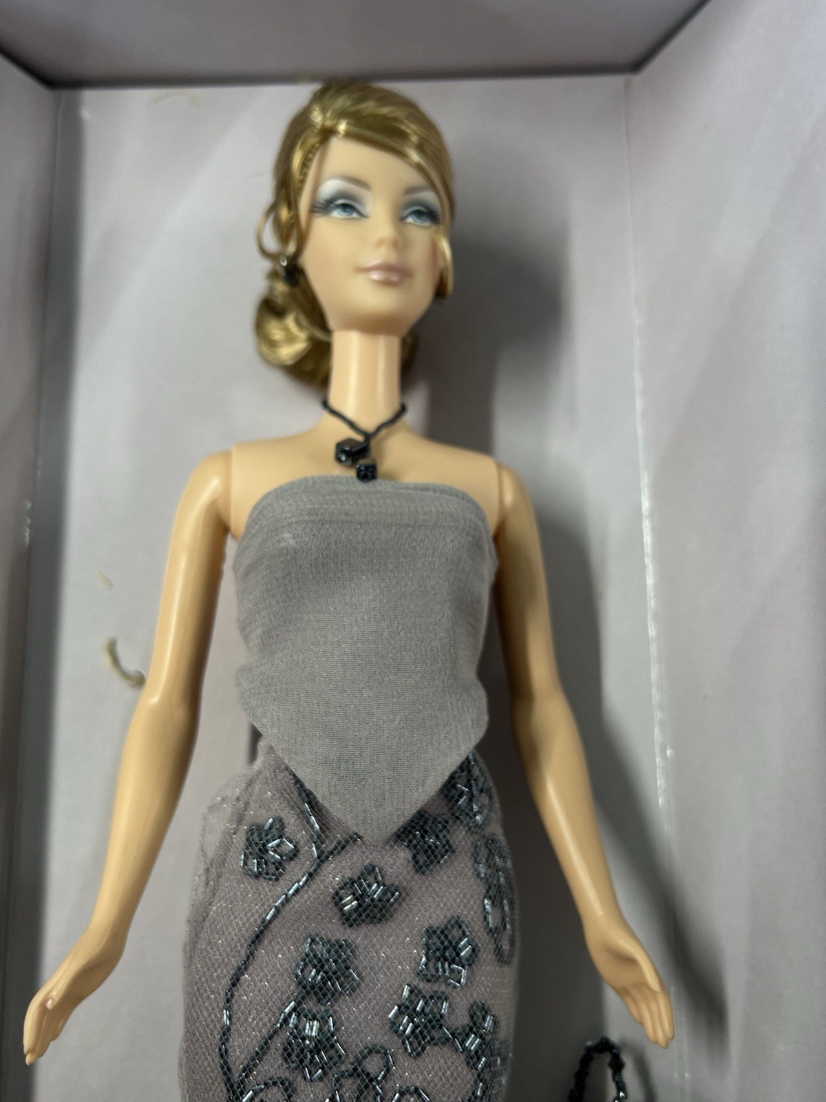Mattel Barbie - Limited Edition - Barbie Collectibles Giorgio Armani 2003 - immagine 10