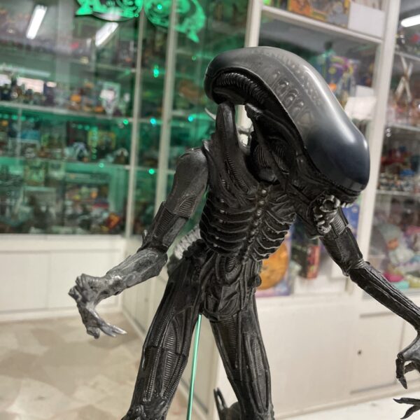McFARLANE Alien Deluxe Lunging Inner Jaw Action Figure 12" 29 cm - immagine 8