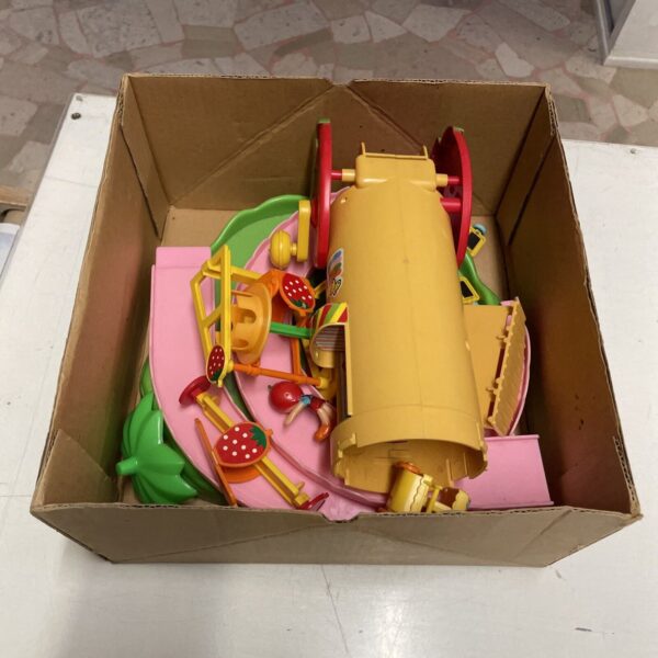 NEW GIOCO ROMA -FRAGOLANDIA Fragol - Castle  Vintage Toy Playset parco giochi - immagine 5