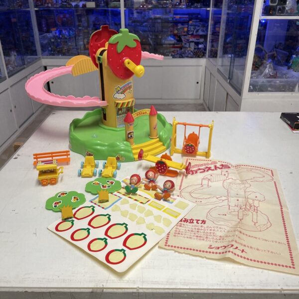 NEW GIOCO ROMA -FRAGOLANDIA Fragol - Castle  Vintage Toy Playset parco giochi - immagine 6
