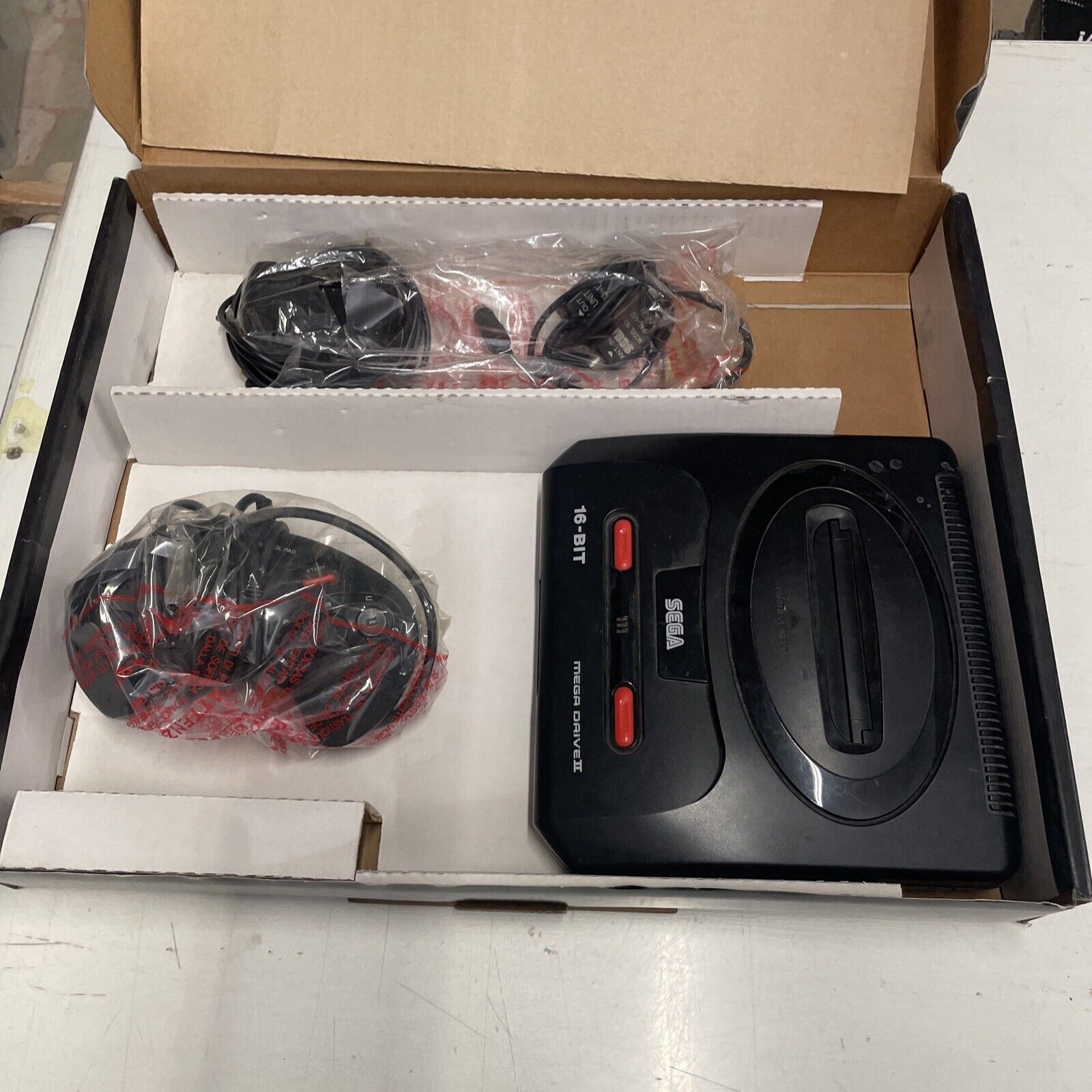 Sega Mega Drive II 2 Giochi Preziosi Pal version ITALIANO - immagine 7