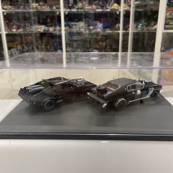 AUTOart Mad Max 2: The Road Warrior Interceptor & Enemy Car scala 1/43 - immagine 5