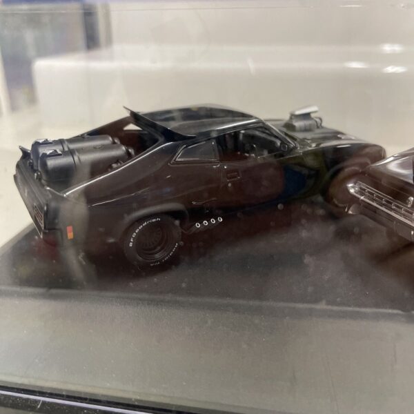 AUTOart Mad Max 2: The Road Warrior Interceptor & Enemy Car scala 1/43 - immagine 9