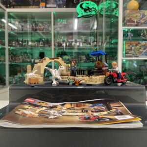LEGO® JURASSIC WORLD Atrociraptor: inseguimento sulla moto 76945 DINO