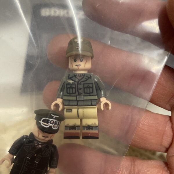 Lego BRICKMANIA 2296 SDKFZ 250/3 " Greif " / Light Radio Armored Car  Military - immagine 11