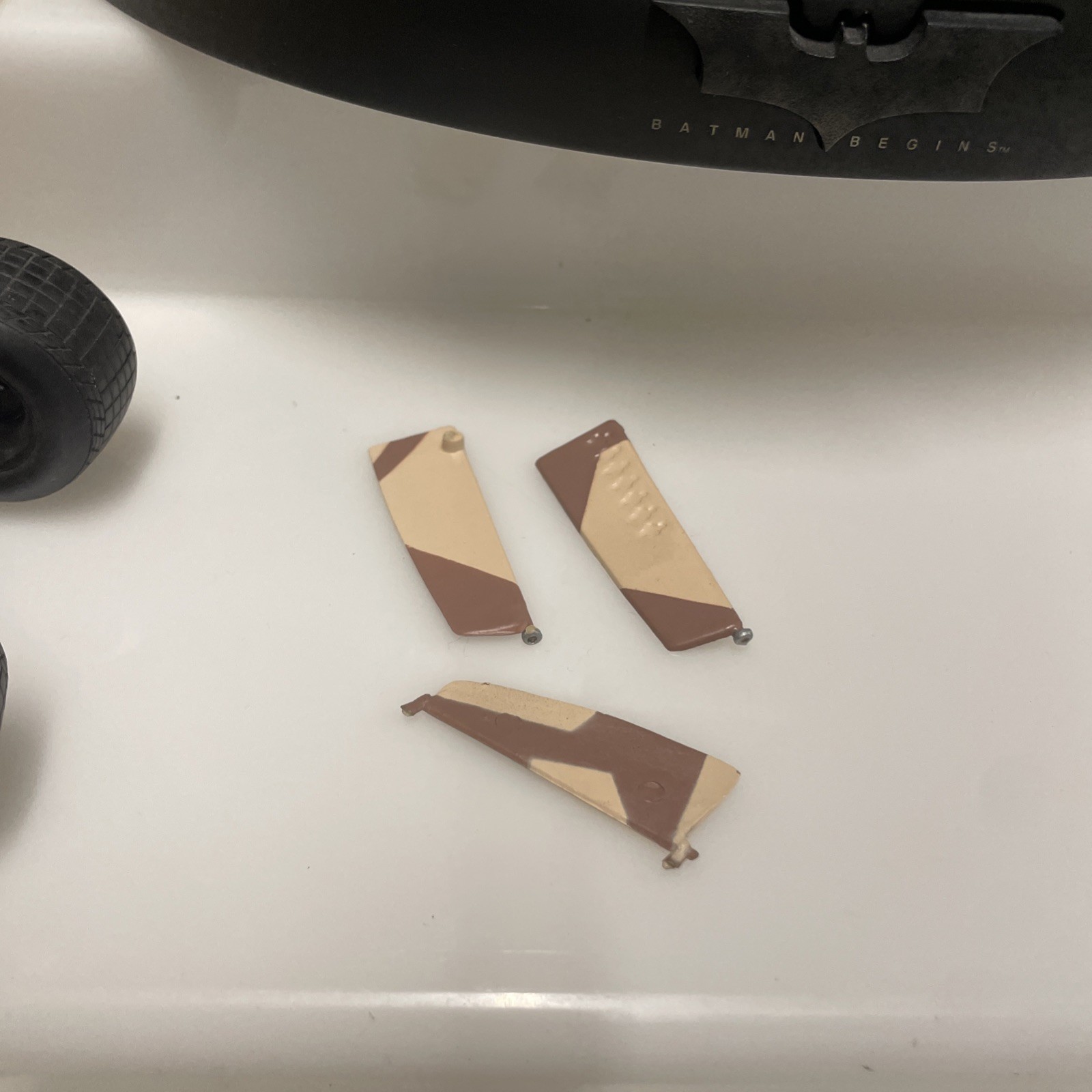 Dc Direct - Batman Begins - Camouflage Batmobile Replica - usata - immagine 4