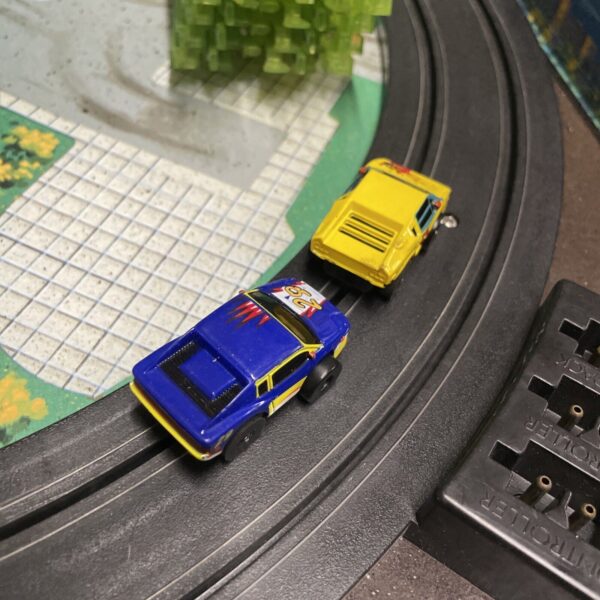 GALOOB Micro Machines ELECTRIC Super Pista CALIFORNIA in valigetta SLOT CAR - immagine 11