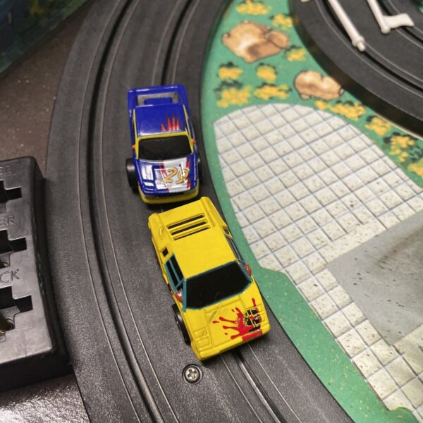 GALOOB Micro Machines ELECTRIC Super Pista CALIFORNIA in valigetta SLOT CAR - immagine 12