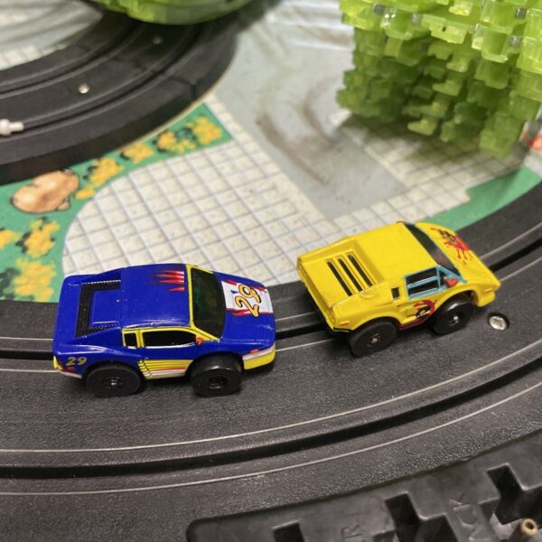 GALOOB Micro Machines ELECTRIC Super Pista CALIFORNIA in valigetta SLOT CAR - immagine 10