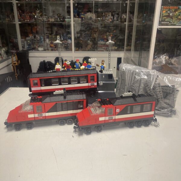 LEGO 7745 High Speed City Express Red Train