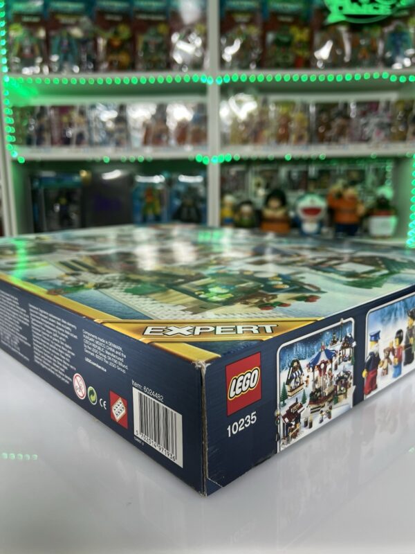 LEGO Creator Expert  set 10235 Winter Village Market Mercatino di natale - immagine 7