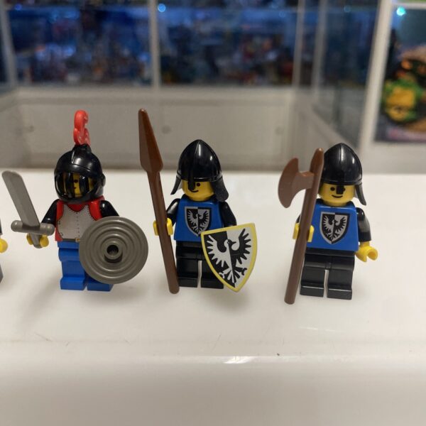 LEGO set Legoland Castle  - 5 Minifigures  - Black Falcon - immagine 4