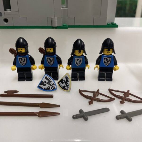 LEGO set Legoland Castle  6074  - Black Falcon's Fortress  - - immagine 8