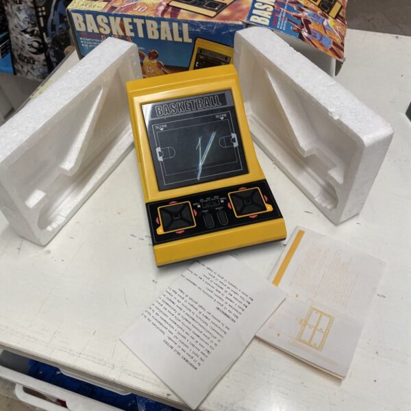 LSI Game GIOCO Elettronico Vintage Mini Arcade BASKETBALL Tabletop  1982 - immagine 6