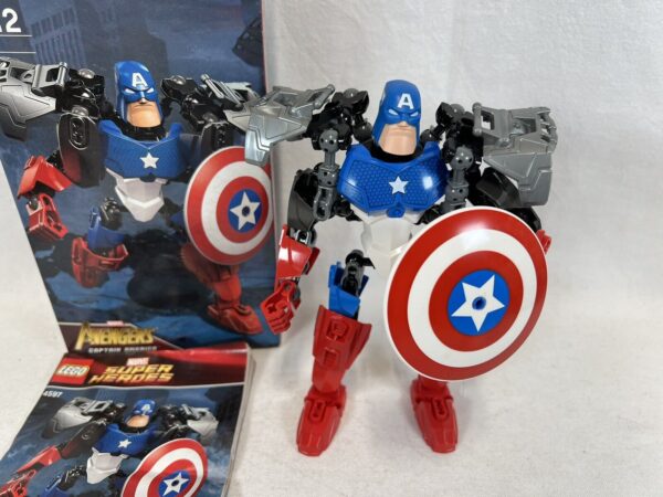 Lego Serie Marvel Super Heroes Set 4597 - Captain America - immagine 6