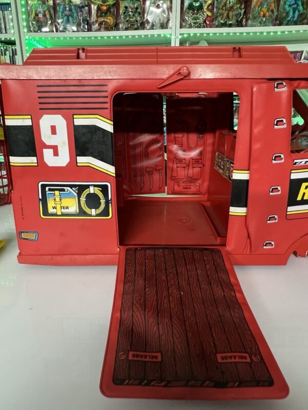Mattel Serie Big Jim - Veicolo - Centro mobile soccorso con gru - immagine 12