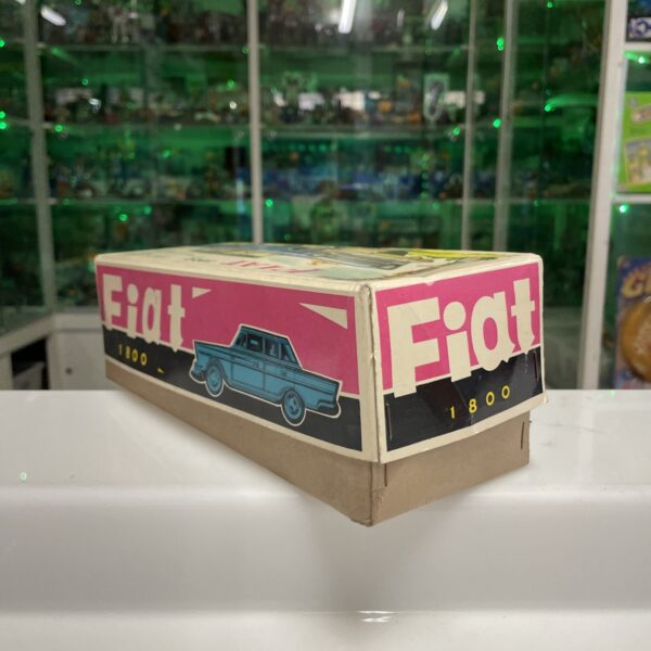DAIYA - FIAT 1800 Friction - Tin Toys Vintage made in Japan - immagine 4