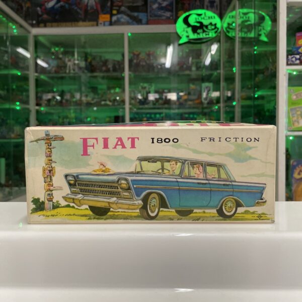 DAIYA - FIAT 1800 Friction - Tin Toys Vintage made in Japan
