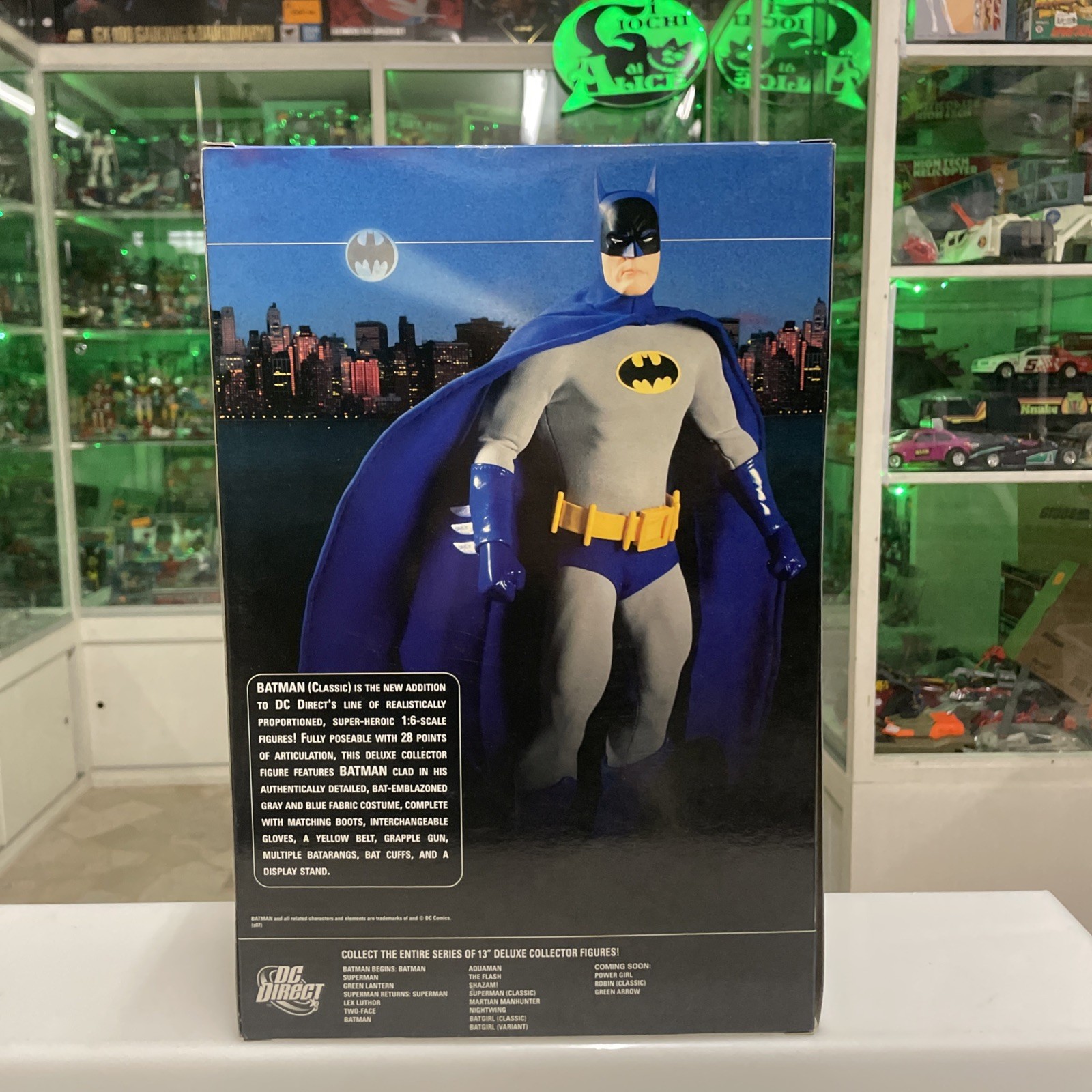 DC Direct - Batman Classic 1:6 Doll . Nuova Sealed - immagine 3